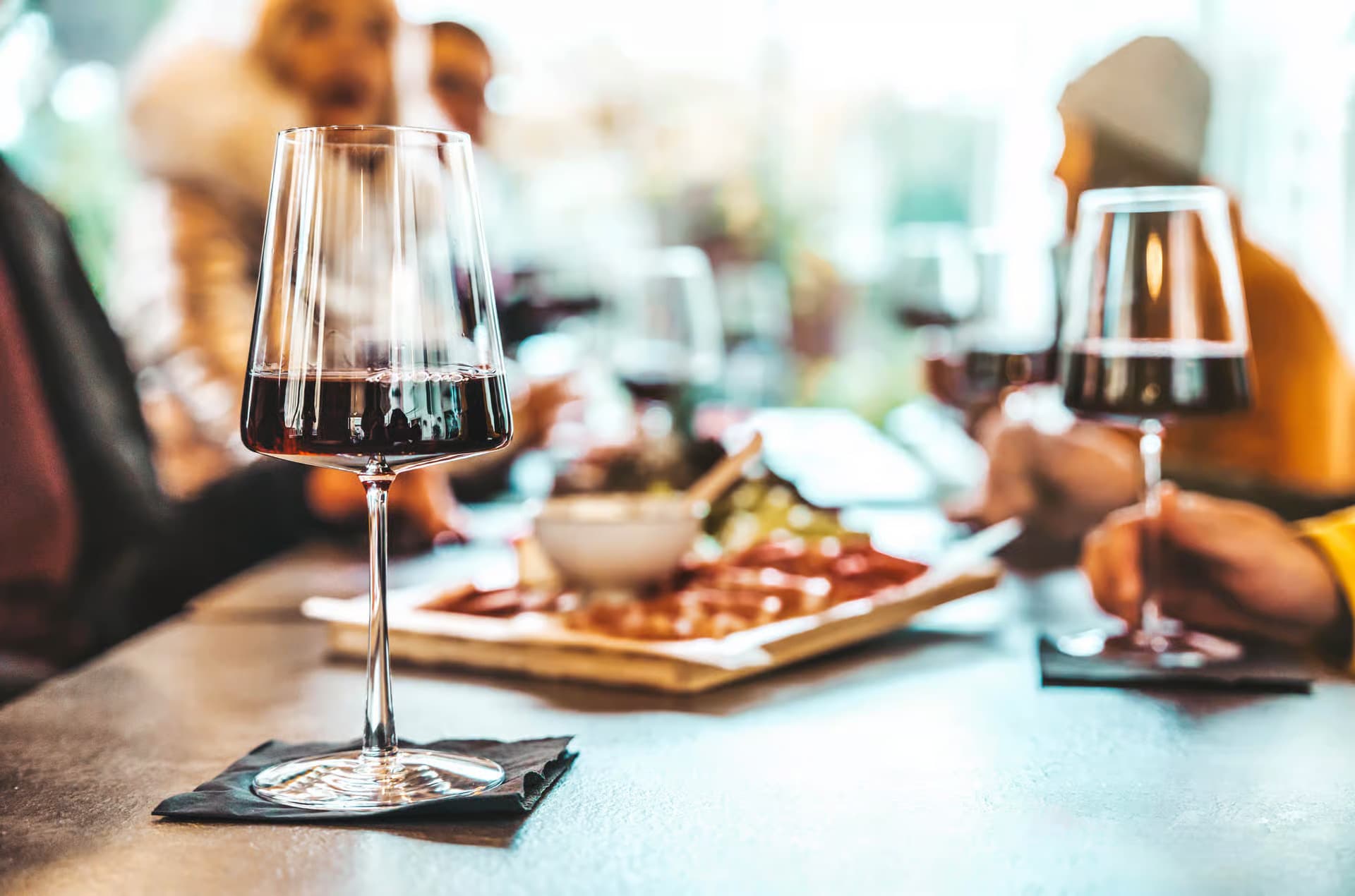 CLAIRE'S WINE BAR