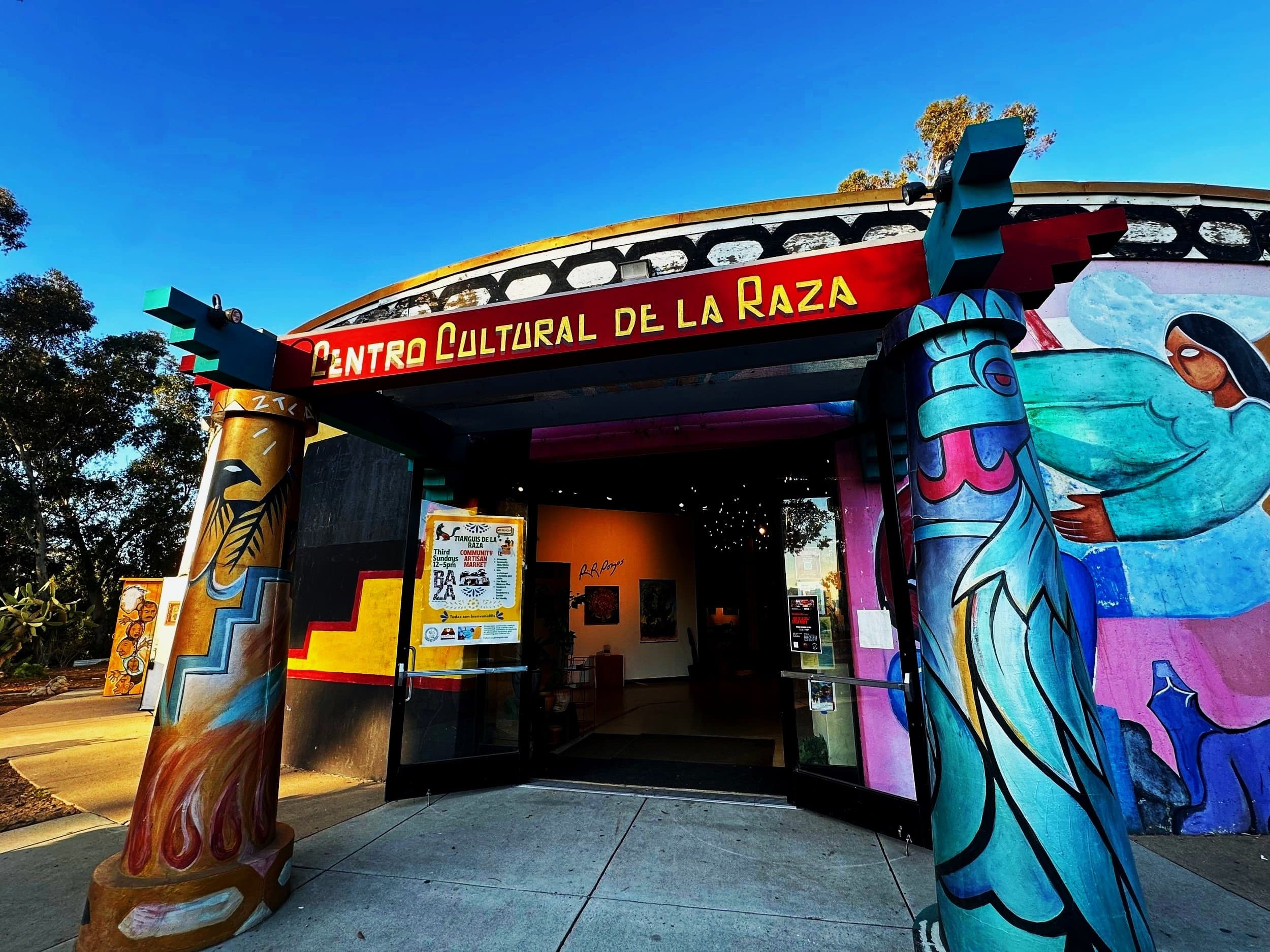 Centro Cultural de la Raza