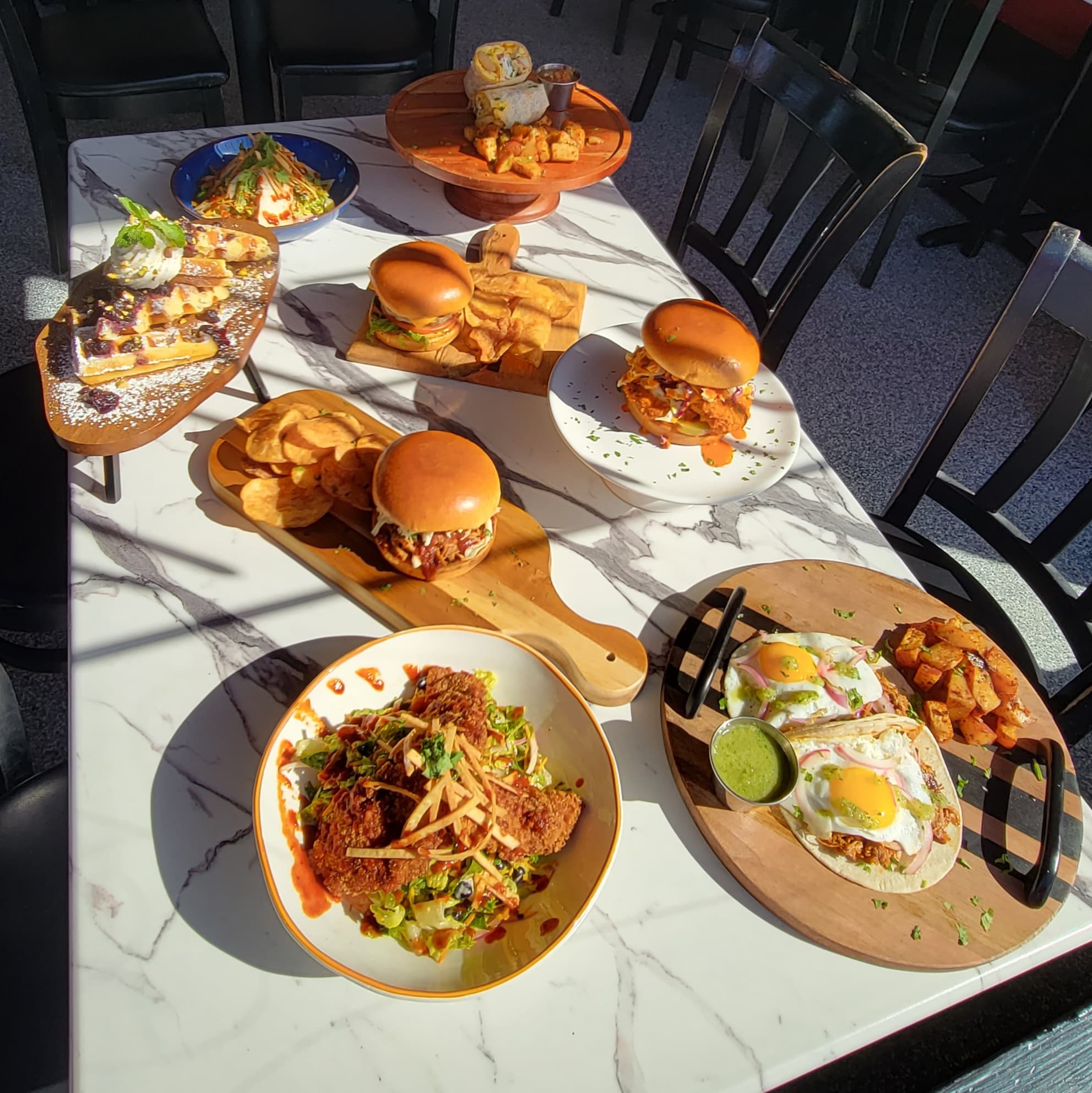 Eat This Café - Hollywood Brunch Spot: Breakfast, Lunch, Bottomless...