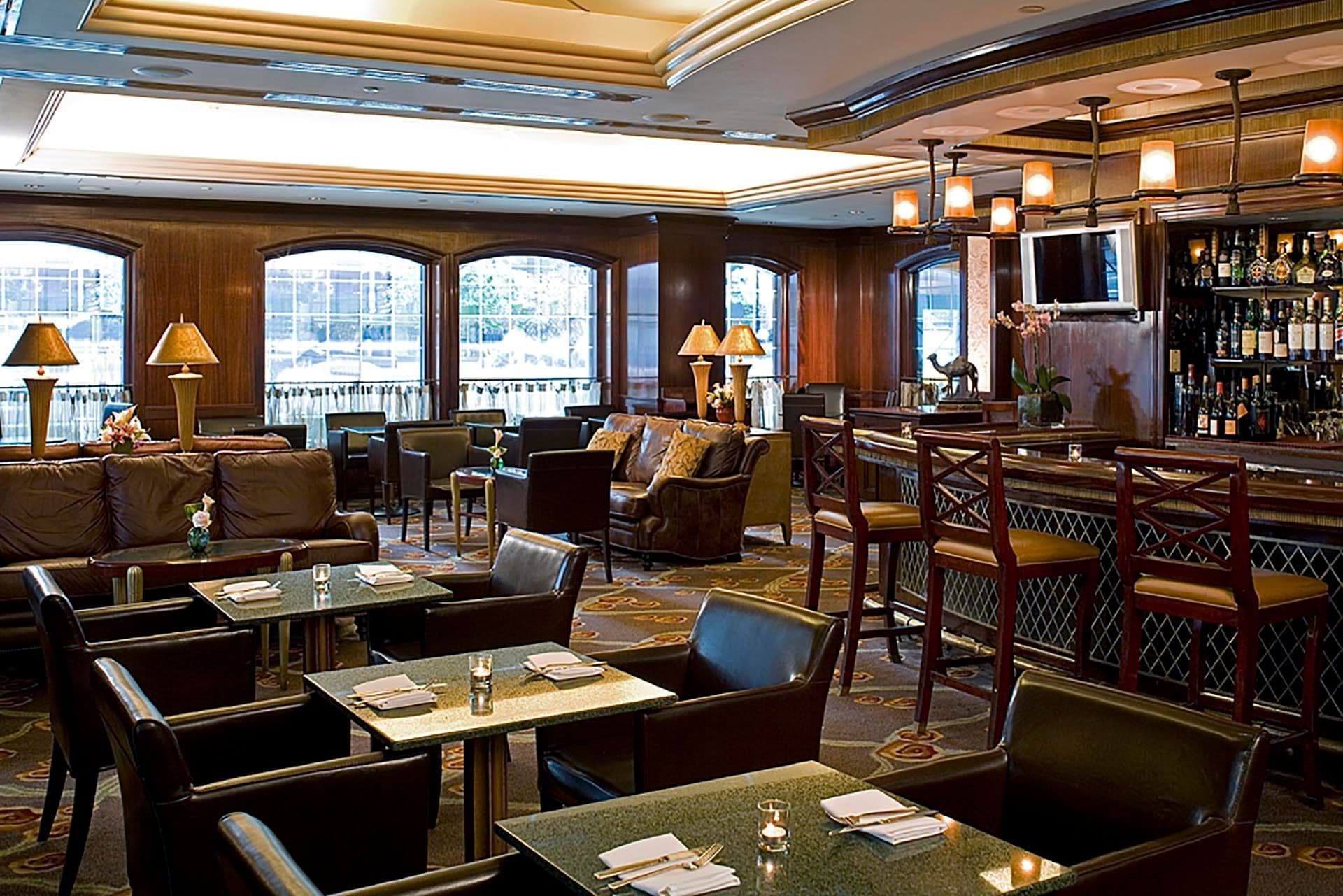 Randolph's Bar & Lounge