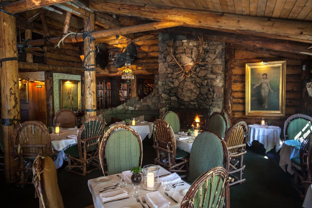 Saddle Peak Lodge